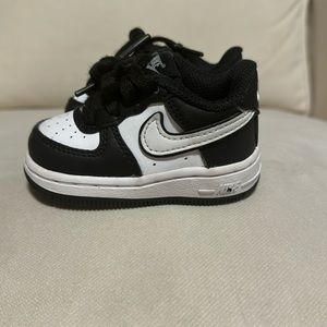 Force 1 LV8 Nike shoes